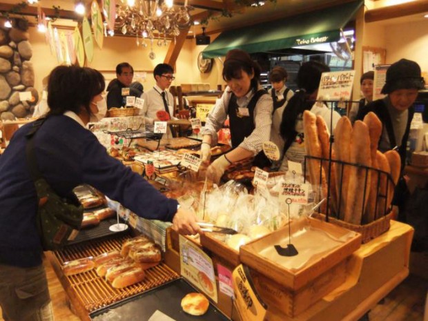 panaderia-totoro-japonshop02-620x465.jpg