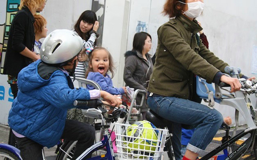 japan-tsunami-happy-kid.jpg