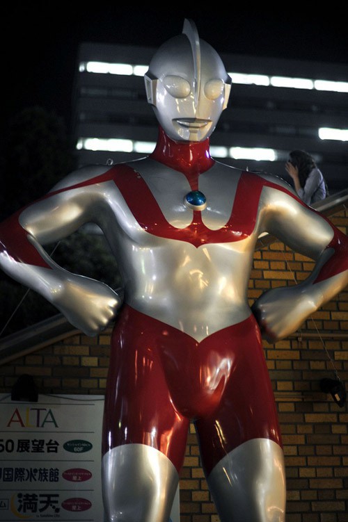 ultraman_ikebukuro_closeup.jpg