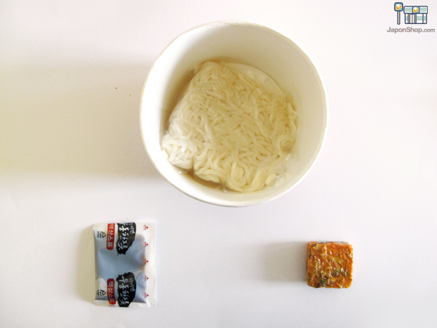 udon-coreanos-kimchi-japonshop08.png