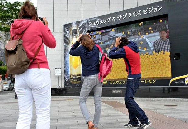 Schweppes-ginza-japonshop01.jpg