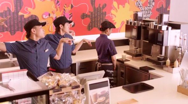 baile-macdonalds-japonshop-japon02.jpg