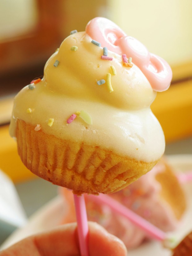 mr-donuts-hello-kitty-japonshop016.jpg