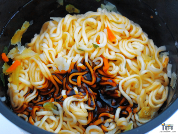 yakisoba-nissin-wok-japonshop017-620x465.png