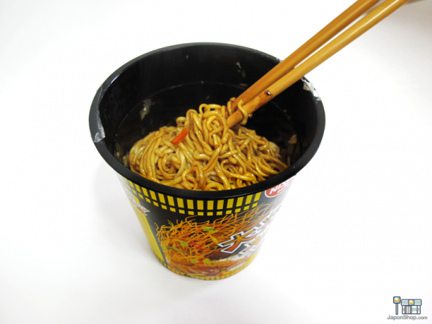 yakisoba-nissin-wok-japonshop018-620x465.png