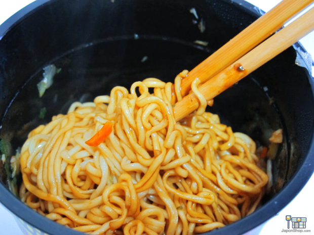 yakisoba-nissin-wok-japonshop019-620x465.png