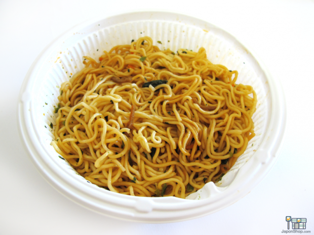 yakisoba-ufo-cerdo-japonshop013-620x465.png