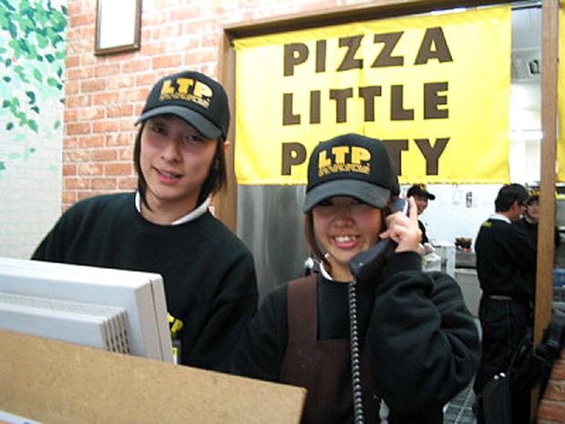 megaburgerpizza-japonshop04.jpg