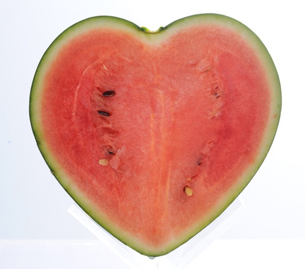 sandia-japonesa-forma-corazon-japonshop02.jpg