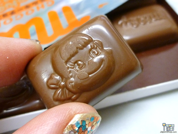 bombones-japoneses-Maeda-Atsuko05.png