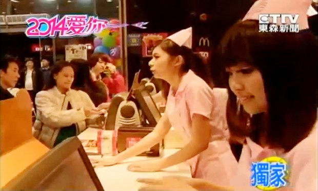 enfermeras-macdonalds-japon03.jpg