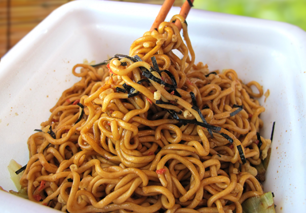 yakisoba-tokyo-asakusa-japones-japonshop011-620x431.png