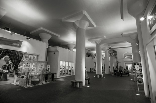 galeria-comercial-bajo-puente-tren-tokyo-japonshop05.jpg