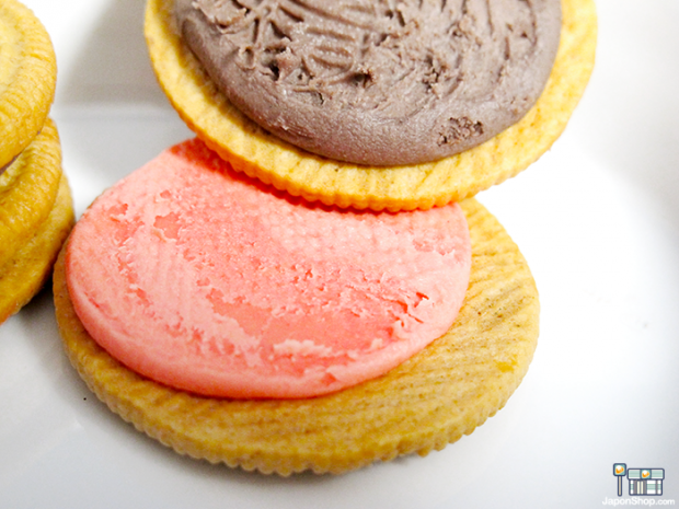 galletas-oreo-golden-triple-double-neapolitan-fresa-chocolate-japonshop013-620x465.png