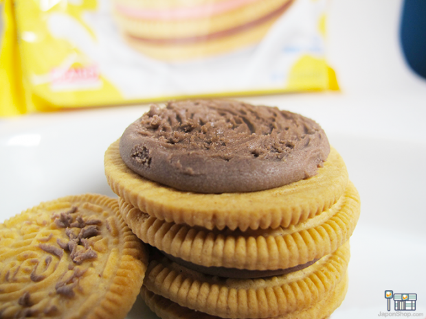 galletas-oreo-golden-triple-double-neapolitan-fresa-chocolate-japonshop015-620x465.png