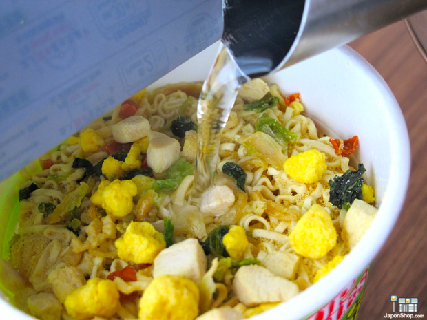 ramen-noodles-japon-popitas-cheddar-japonshop013-620x465.png