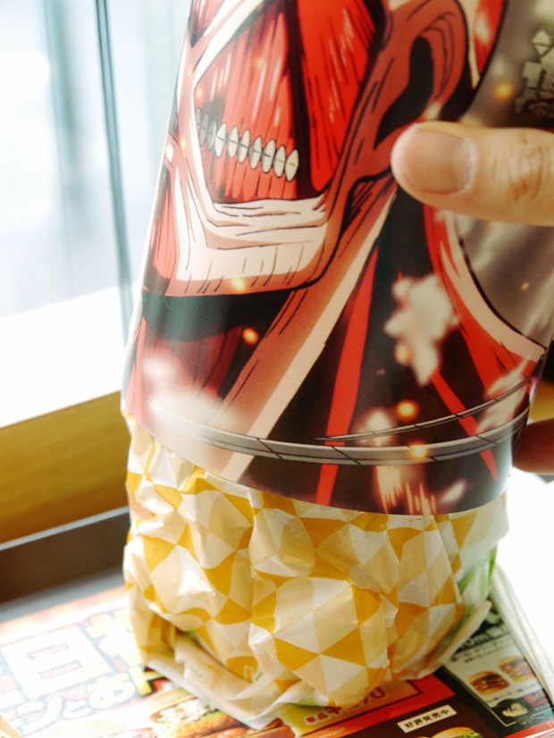 hamburguesa-ataque-a-los-titanes-japon-japonshop05.jpg