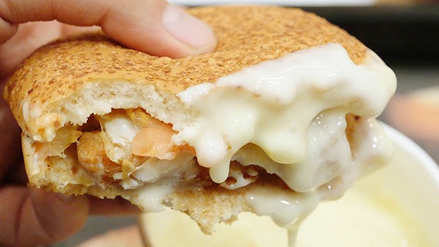 hamburguesa-queso-fondue-japon-japonshop0101.jpg