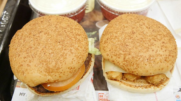 hamburguesa-queso-fondue-japon-japonshop06.jpg