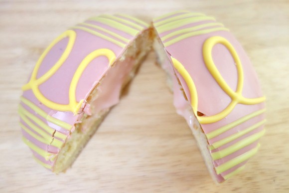 krispy-kreme-easter07.jpg