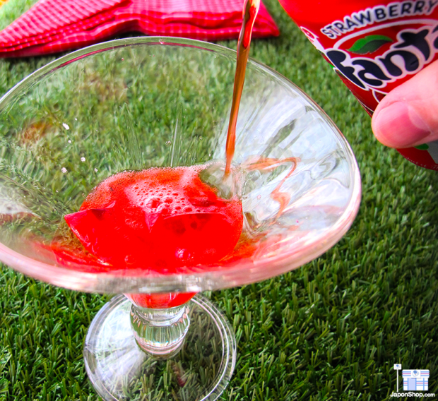 fanta-fresa-helado-japonshop14-620x568.png