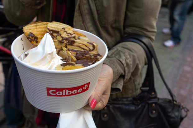 that-food-cray-calbee-chips-tokyo-japan-6-620x413.jpg