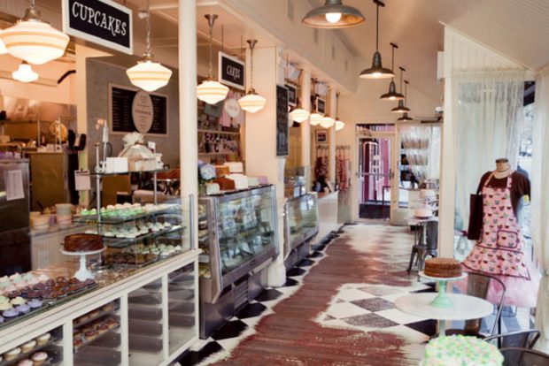 Magnolia-Bakery-UpperWestSide-Store-620x414.jpg
