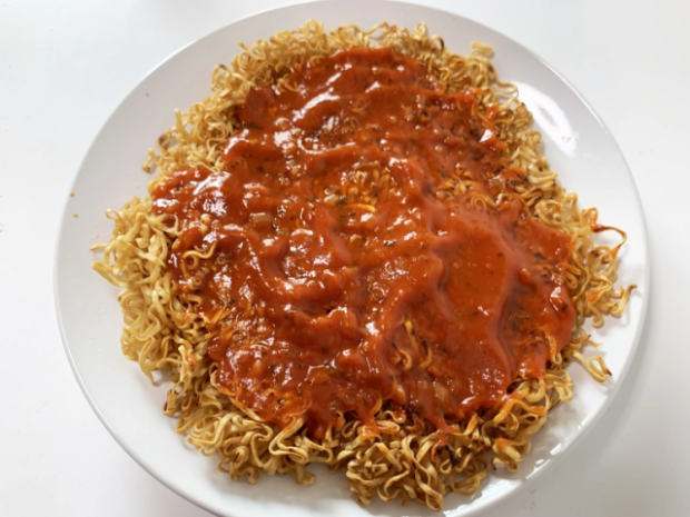 Ramen-Pizza-Japonshop1-620x465.png
