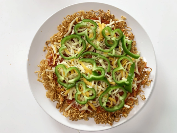 Ramen-Pizza-Japonshop11-620x465.png