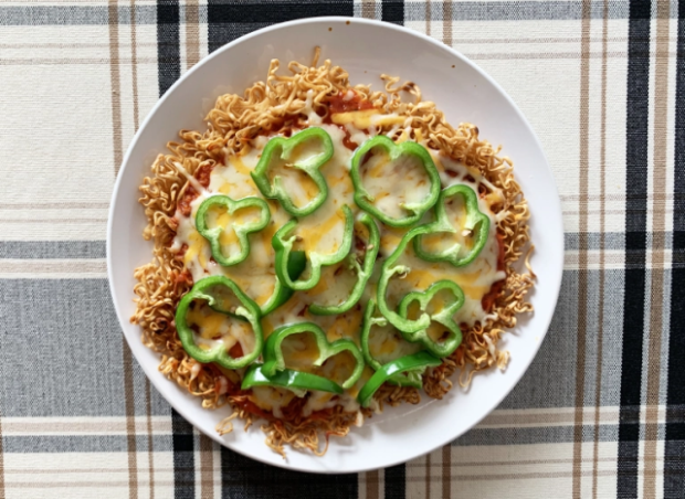 Ramen-Pizza-Japonshop7-620x452.png