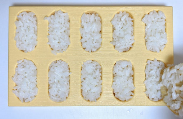 Tobidase-Nigiri-Sushi-1-620x405.jpg
