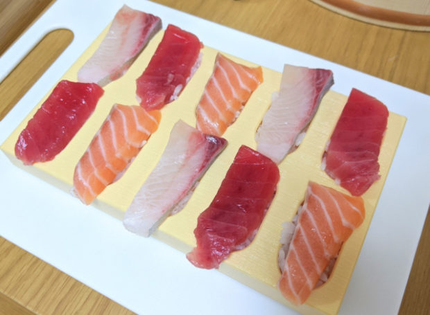 Tobidase-Nigiri-Sushi-8-620x455.jpg