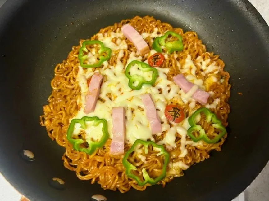 japonshop-pizza-ramen-blog-2-1.png
