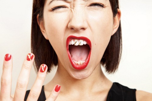 Tatuarse los dientes