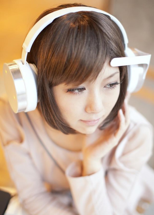 Auriculares con los que seleccionas la música con tu mente