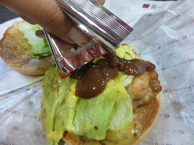 La hamburguesa con Chocolate de "Lotteria"