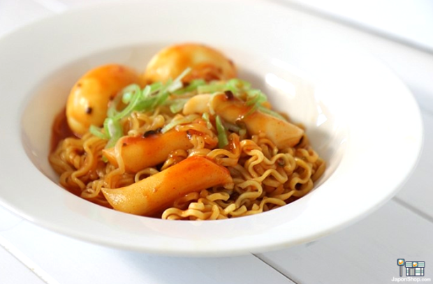 Combini Lovers Review: Ramen Coreano Estilo Mochis Topokki