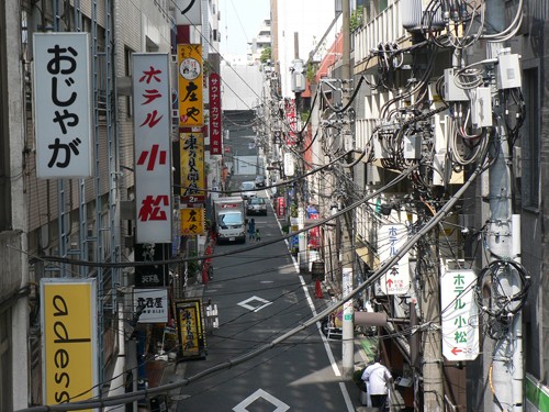 Los enrevesados cableados eléctricos de Japón