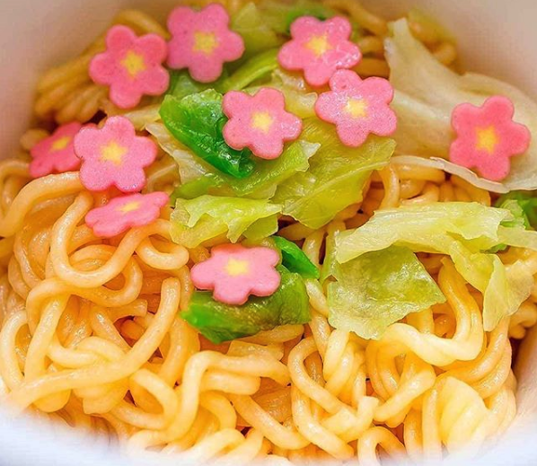 Sakura Time! Itadakimasu! Yakisoba UFO Sakura de Pollo con Yuzu