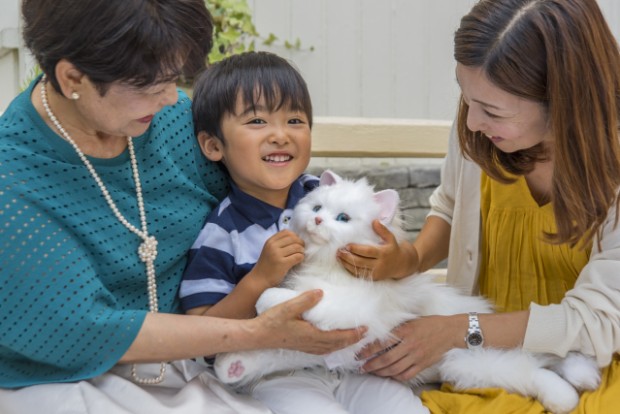 Neko-chan el gato robot que no es Doraemon que revoluciona Japón!