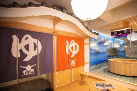 ¡Visitamos el baño público en Harajuku tematizado de sumo! ¡Es una pasada!