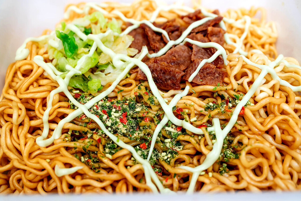 EL NUEVO TOP VENTAS DE LOS YAKISOBAS EN JAPÓN: YAKISOBA DE COSTILLA